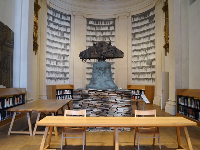 La biblioteca della Fondazione Carisbo 