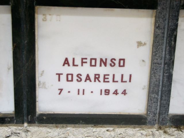 Tomba di Alfonso Tosarelli nel sacrario dei partigiani - Cimitero della Certosa (BO)