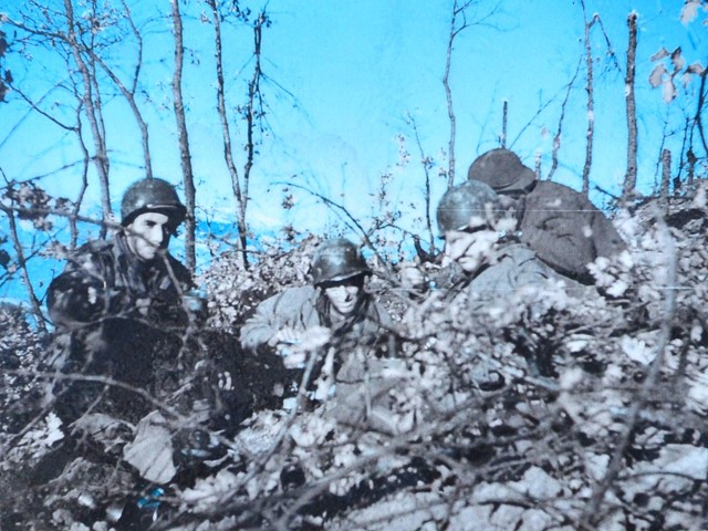 Soldati americani della 10 div. Montagna in azione durante l'Operazione Encore 