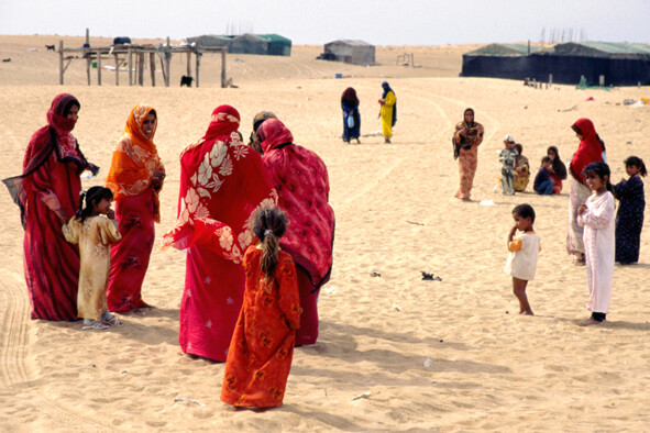 Madri e figlie nel villaggio di Abu al Akarish - Oman - 2006