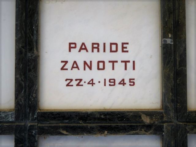 Tomba di Paride Zanotti nel Monumento Ossario ai Caduti Partigiani della Certosa (BO)