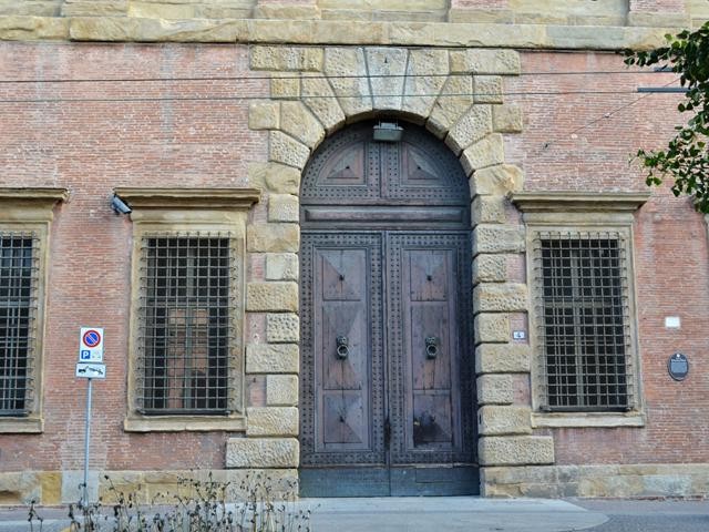 Palazzo Ranuzzi già Ruini - portone