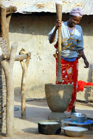Battitura dei cereali nel villaggio di Karcia - Senegal - 2010