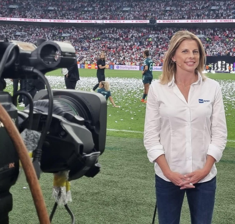 L Edicola Con Katia Serra Biblioteche Bologna