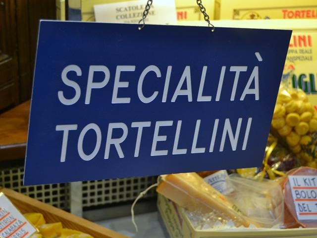 Negozio di pane e pasta Atti - via Caprarie (BO)