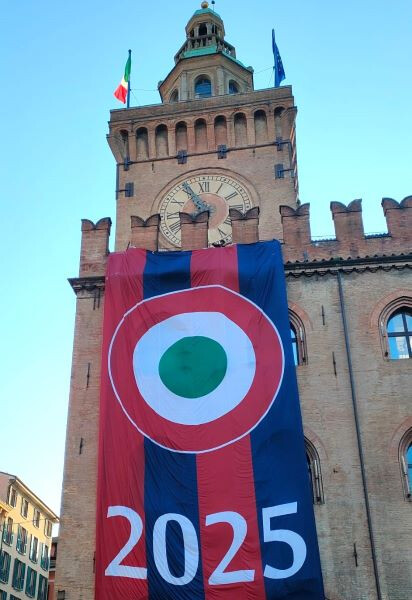 Bandiera con il simbolo della Coppa Italia 2025