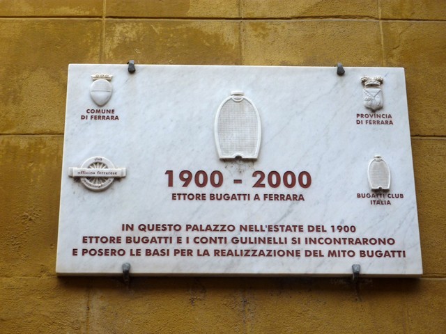 Targa su palazzo Gulinelli a Ferrara 