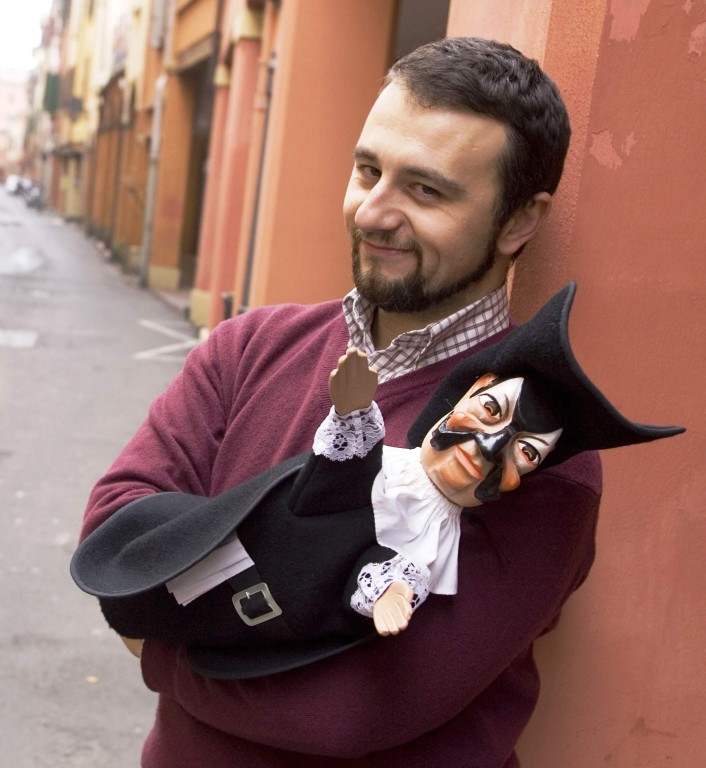 Riccardo e Balanzone puppet bond.jpg