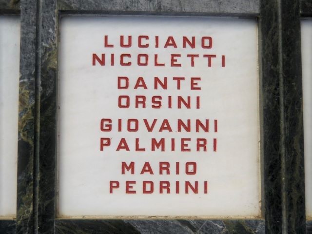 Tomba di Luciano Nicoletti (Sette) e altri partigiani nel Monumento Ossario dei Caduti Partigiani alla Certosa (BO)