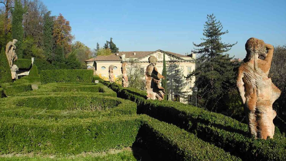 copertina di Una passeggiata a Villa Spada