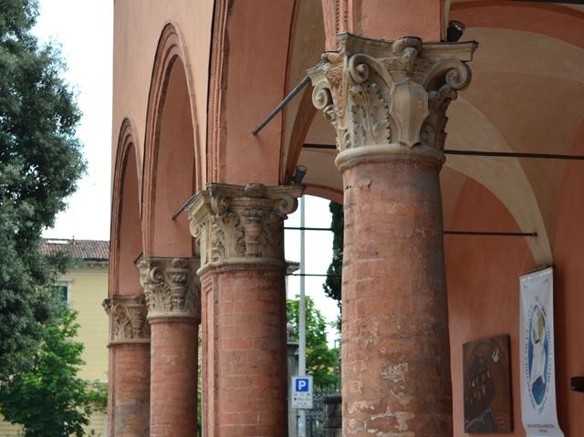 Chiesa di Santa Maria della Misericordia - portico - particolare