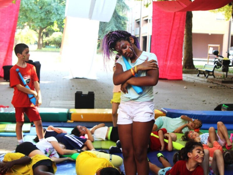 immagine di Gioca Circo: laboratorio per bambinә con Circo Sotto Sopra