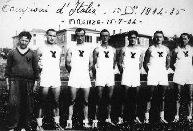 La Virtus campione della Prima Divisione di pallacanestro per il 1934-35 - Fonte: Centro Studi e Documentazione Coni - Biblioteca Sportiva Emilia Romagna - Museo dello Sport Bologna - www.centrostudiconi.it