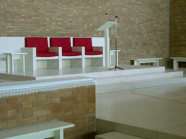 Chiesa di S. Giovanni Bosco - l'altare maggiore