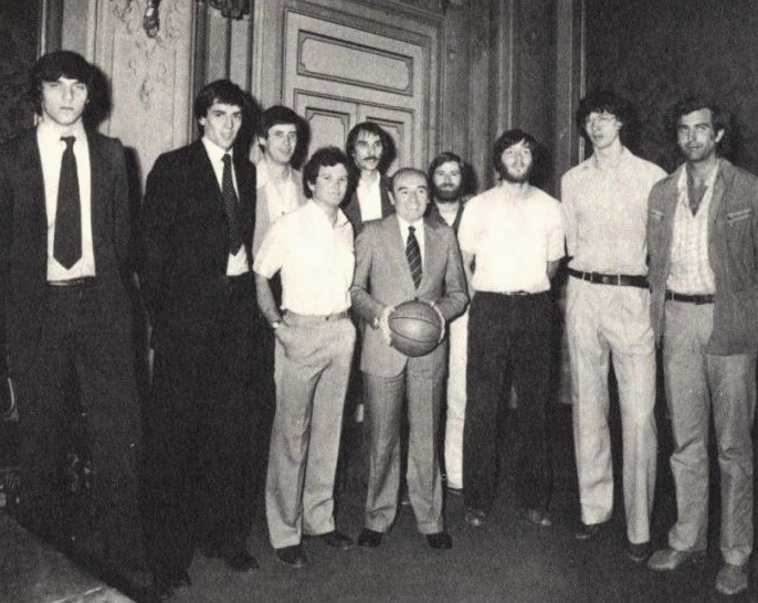 La squadra della Virtus Sinudyne ricevuta in municipio dal sindaco Zangheri