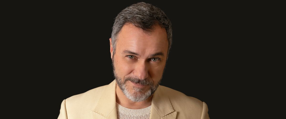 copertina di Malinconico. Moderatamente felice