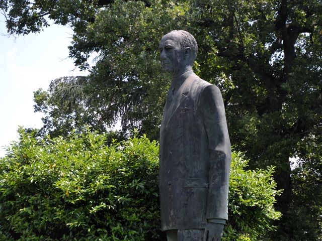 Gigantesca statua di Marconi