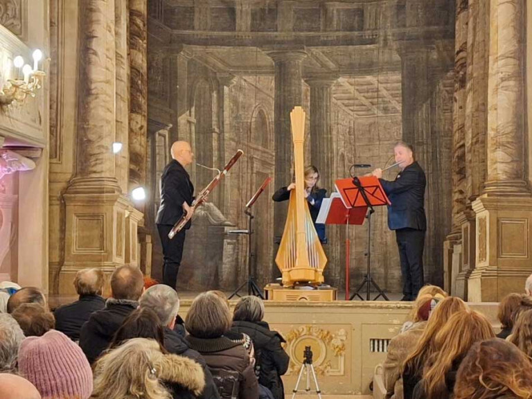 copertina di Da Debussy a Piazzolla in Arioso Furioso Trio