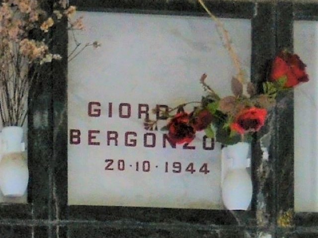 Tomba di Giordano Bergonzoni nel Monumento Ossario dei Partigiani - Cimitero della Certosa (BO)