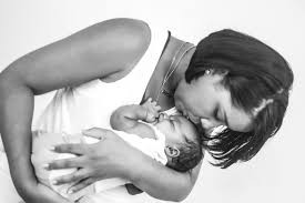 immagine di Riflessioni sulla maternità : dalla dimensione privata a quella sociale