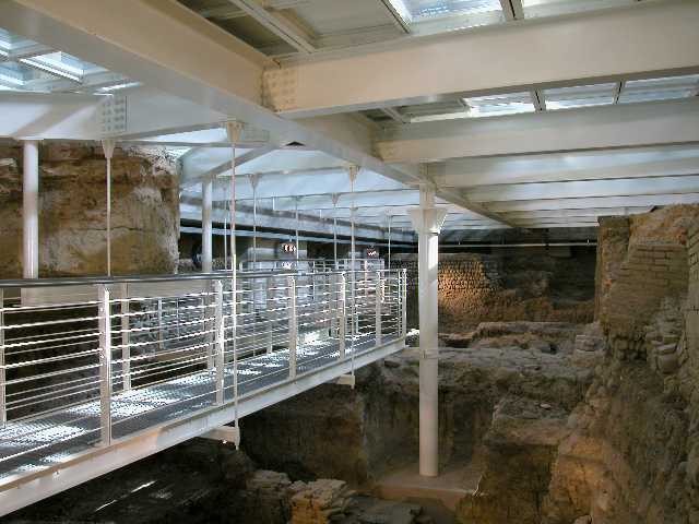 Gli scavi archeologici della Sala Borsa (BO)
