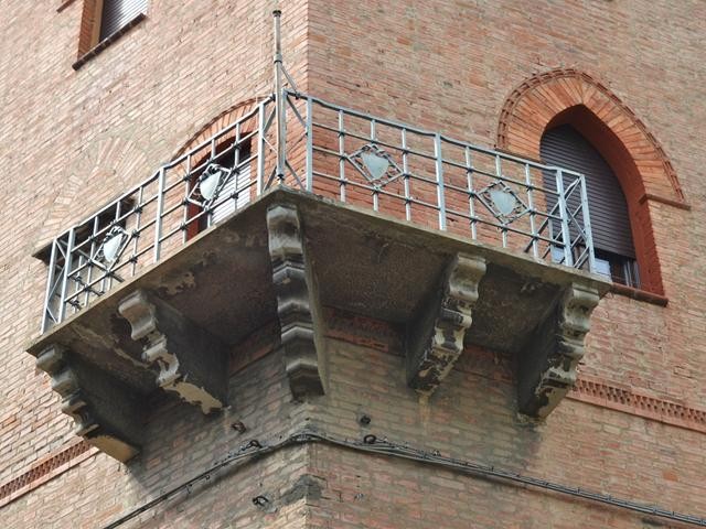 Casa neogotica - balcone
