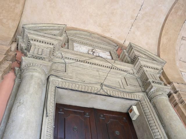 Chiesa di San Benedetto - portale principale