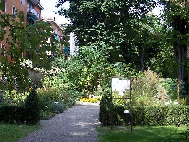 Ingresso dell'Orto Botanico in via Irnerio (BO)