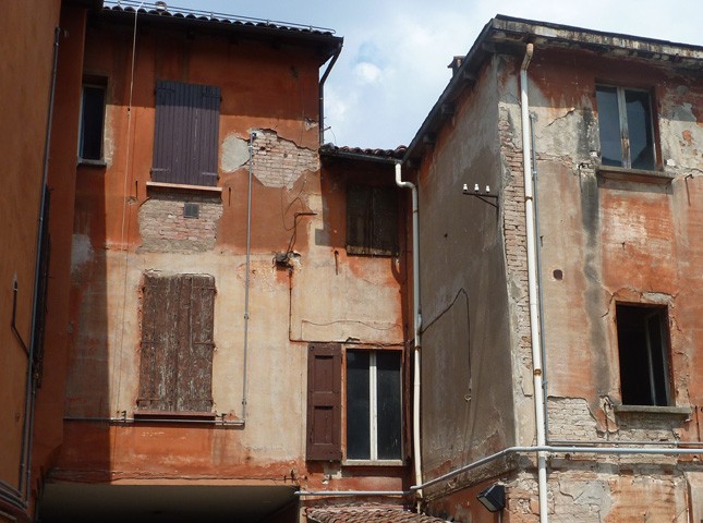 Vecchie abitazioni nell'area del Roncati