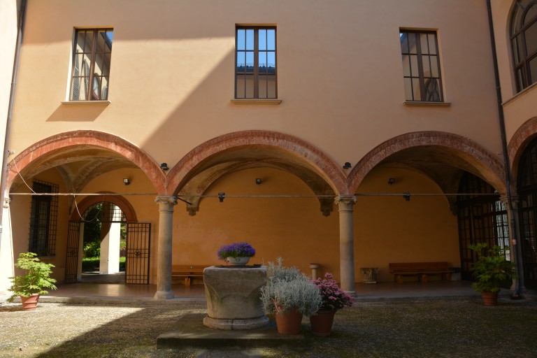cortile_Pozzobis.JPG