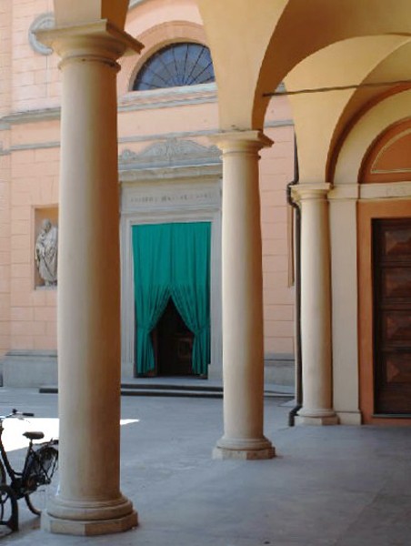 Chiesa di San Giuseppe - portico del convento