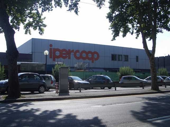L'ipermercato Coop a Borgo Panigale