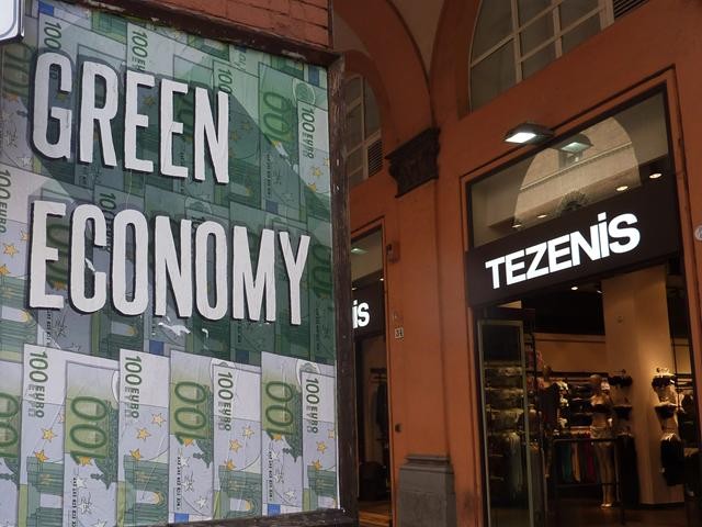 Green Economy - Verderelativo - Paper Resistance 2014 - Via Indipendenza (BO)