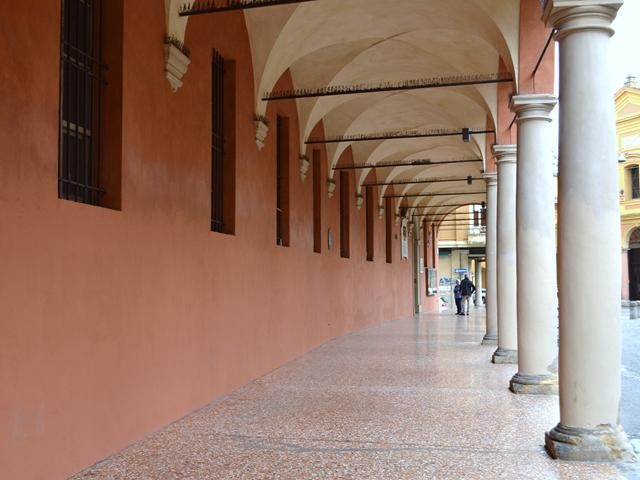 Ex chiesa e convento di Sant'Ignazio ora Accademia delle Belle Arti - portico