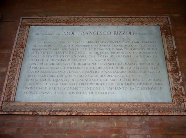 Lapide con il testamento di Francesco Rizzoli