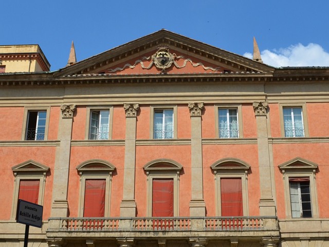 Palazzo Malvasia - facciata - particolare