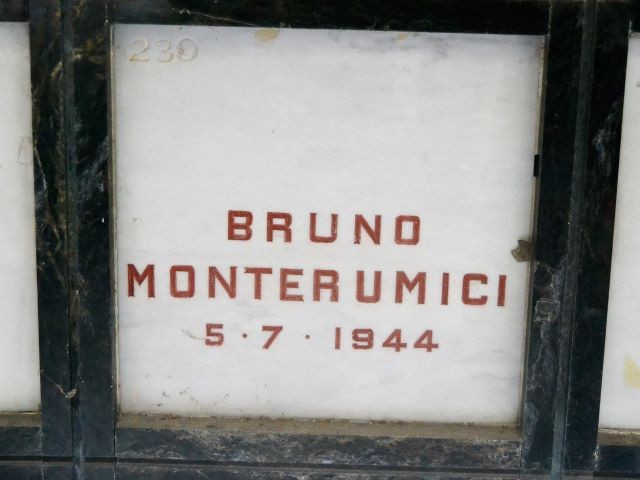 Tomba di Bruno Monterumici nel sacrario dei partigiani - Cimitero della Certosa (BO)
