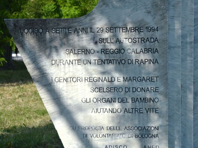 Cippo dedicato a Nicholas Green