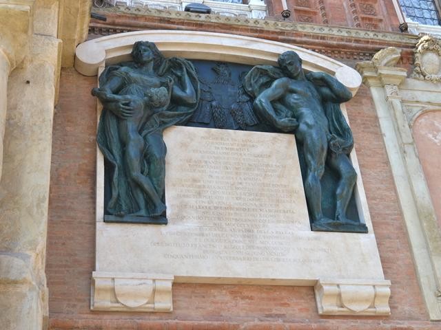 Il monumento a re Umberto I dopo il restauro 