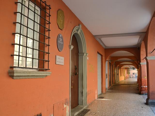 Casa Moreschi poi Berti - portico