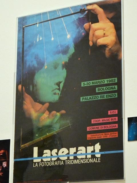 Manifesto di "Laserart. La fotografia tridimensionale" - Mostra "Pensatevi liberi. Bologna Rock 1979" - MamBO (BO) - 2019