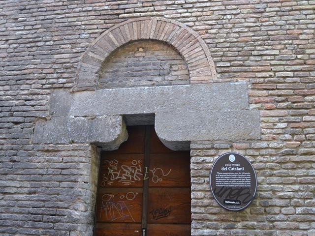 Casa torre dei Catalani - ingresso