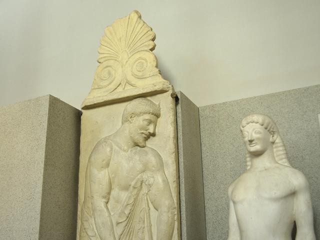Calchi di statue della Grecia arcaica presso la gipsoteca 	
