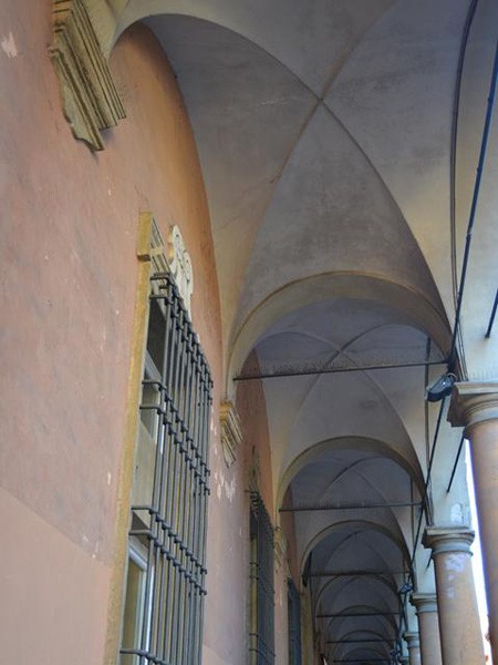 Palazzo Tanari - portico - via Galliera - particolare