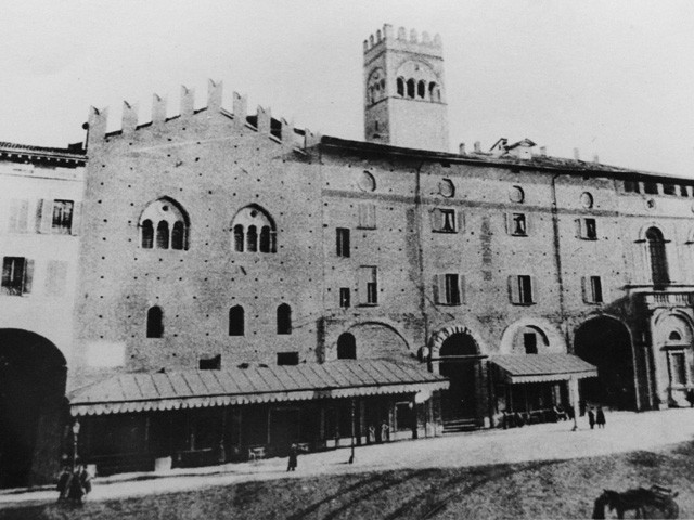 Palazzo Re Enzo (BO)