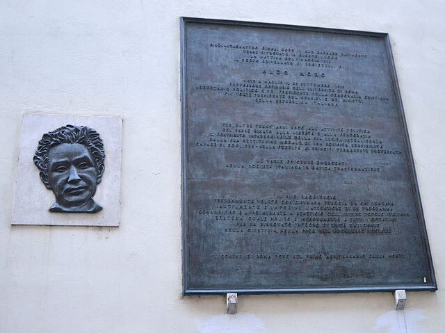 Lapide a ricordo di Aldo Moro