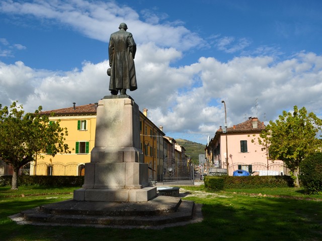 Monumento a don Giovanni Verità