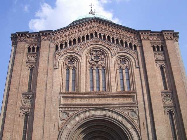 La facciata del Sacro Cuore (BO)