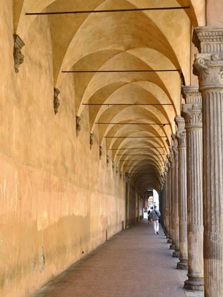 San Giacomo Maggiore - portico