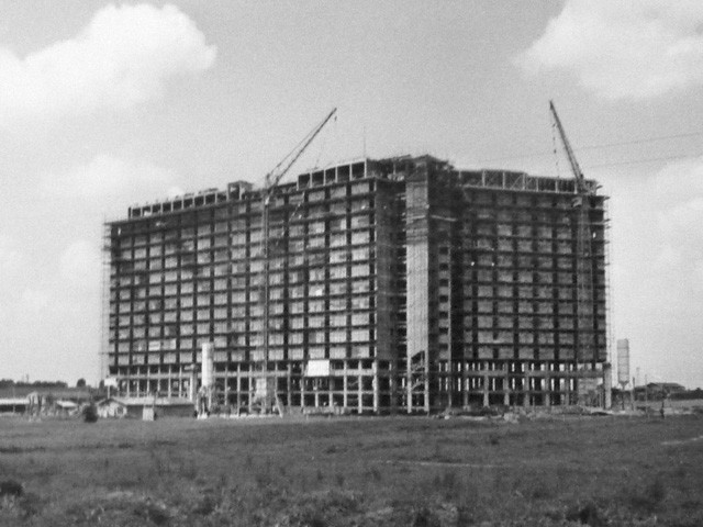 L'Ospedale Maggiore in costruzione - 1957